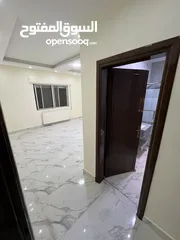  9 شقة طابق اول 4 نوم مجدده بلكامل خلف مطعم ورد بأقل سعر بلمنقطه