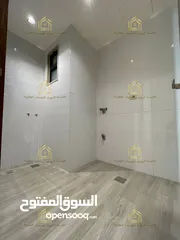  13 شقة فاخرة - لم تسكن - 4نوم 2ماستر - 230م - ارضية - ترس - موقع هادئ ومميز