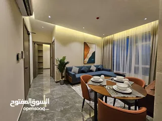  11 شقق سكنية فاخرة  مفروشة بالكامل بإرقى الاثاث شاملة للماء والكهرباء . انترنت مجاني