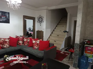  4 بيت طابقين شبه فيلا للبيع