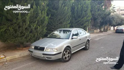 1 سيارة اسكودا بحالة ممتازة للبيع بداعي السفر