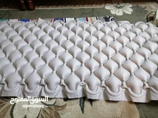  1 فرشه طبيه نفج مع الشاحن طول مترين وعرض متر