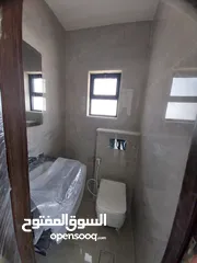  4 اخير مع روف تلاع العلي 148م  وتراس 50م مطل