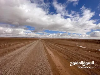  3 ارض للبيع جنوب المطار 3400 متر الحمام الشرقي