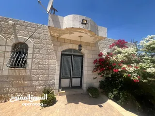  1 بيت مستقل للبيع