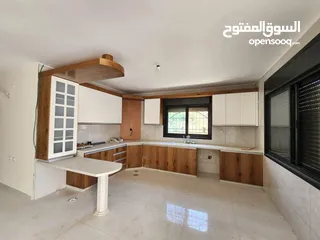  7 فلل للبيع في منطقة سردا