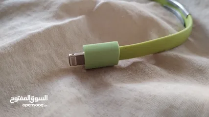  3 كيبل سلك شحن ايفون على شكل اسوارة الوان موضة بتنلبس باليد.