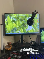  3 جهاز لابتوب hpمع شاشتين 168hz Lenovo مع طاولة gaming+كرسي gaming + اضاءة spotlight + جميع الملحقات