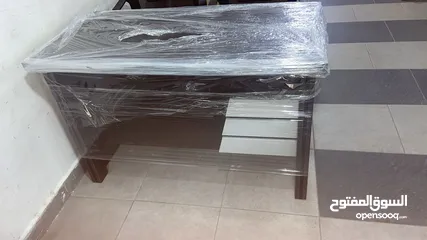  1 مكتب دراسي أو موظفين مع ادراج  120×60السعر 38 العرض لمدة يومين