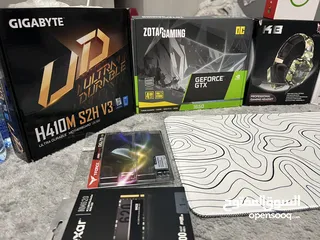  4 Pc for sell 5500 Negotiable للبيع5500 قابل للتفاوض pc