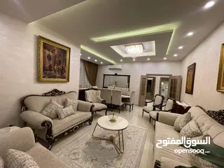  25 ضاحية  النخيل ط اخير مع رووف للبيع  مساحه 400م مصعدداخلي للرووف