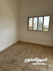  12 شقة للإيجار في الزرقاء بجانب مدرسة الأمير حمزة في حي الأمير محمد  - من المالك مباشرة