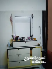  8 غرفة نوم بحالة الوكاله استخدام شهر واحد فقط سبب البيع السفر المستعجل