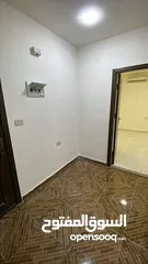  14 شقه مع رووف (300متر ) قرب شارع الاستقلال ضاحيه الاقصى
