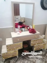  8 غرفة نوم استخدام شهرين فقط خشب عادي مش زان مع فرشتها فقط شهرين وما تم النصيب