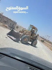 2 جرافه شغاله وجرافه تحتاج لصيانه