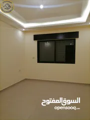  6 شقة فاخرة للبيع في الكرسي - قرب المخابرات 205م مع حديقة وترسات 130م تشطيب سوبر ديلوكس لم تسكن