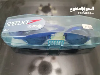  2 نظارة سباحة ماركة opal جديدة لم تستعمل وسماعات طبية