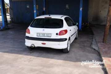  4 بيجو 206 للبيع كاش في مجال بالسعر
