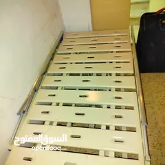  1 سرير طبي كهربائي
