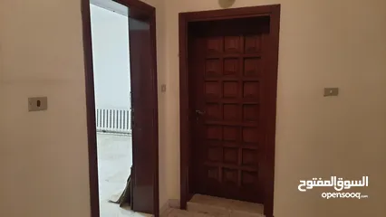  9 شقة واسعه صحية للايجار