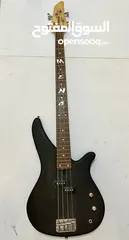  1 Yamaha professional bass guitar, in excellent condition