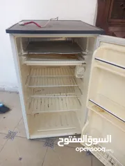  2 ثلاجة مكتبية نوع سامسونج بحالة ممتازه