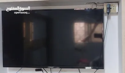  1 شاشة شغالة بحالة الوكالة