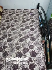  5 خزانة خشب وسرير مجوز حديد