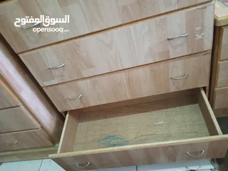  12 خزانة واسرّة للبيع