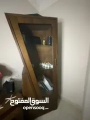  5 خزانة رفوف نوع الخشب زان فخمة مستعملة لمدة سنة للبيع