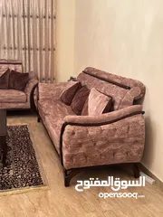  3 غرفة ضيوف مميزة مع طاولة سفرة