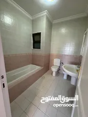  6 فيلا متلاصقه للبيع في الكرسي / خلف اكاديمية المجد الوطنية .