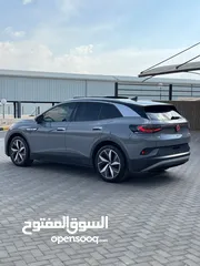  5 ID4 كروز برو فل الفل مع فتحه متحركه موديل 2021 فحص كامل بحاله الوكاله عداد اصلي لون اسمنتي