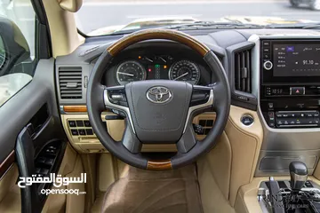  14 Toyota Land Cruiser 2017 Gx-r V6   السيارة بحالة الوكالة و مميزة جدا