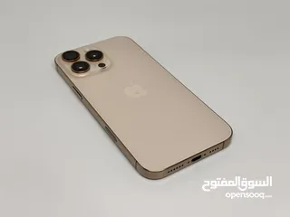  18 iPhone 16 Pro Max مشحون 17 مرة فقط شبه جديد