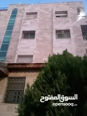  10 شقه للبيع حي العبدلات مطله ع شارع شيك