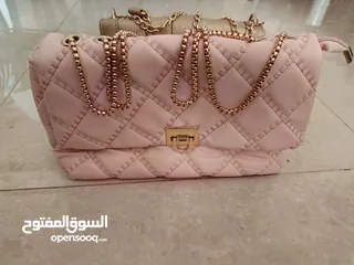  2 حقائب كتف نسائية جميلة وجديدة