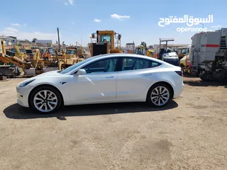  2 Tesla Model 3 Standard PLUS 2020