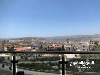  1 شقه بأطلاله راااائعه في موقع حيوي بسعر مغري والتواصل مع المالك مباشره دون وساطه