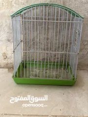  11 أقفاص عدد 10 إستعمال خفيف جداً وبحالة الوكالة موجود معلفين وثلاث معالف