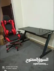  1 مكتب قيمنق للبيع مع كرسي قيمنق