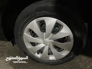  22 تويوتا يارس 2017. مواصفات خليجية 1500cc. اقتصادية جداً واكثر من الهايبر.  شغل وامشي. دهان اسود