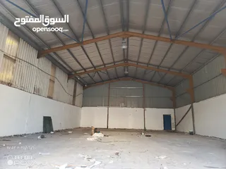  2 هناجر 300متر مع ساحة 700متر