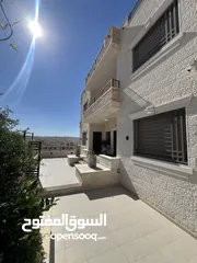  18 فيلا شبه قصر للبيع 3 طوابق