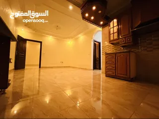 1 شقه‎ فارغه للبيع او للايجار سنوي في مرج الحمام شارع الامير محمد بجانب مسجد الربوه
