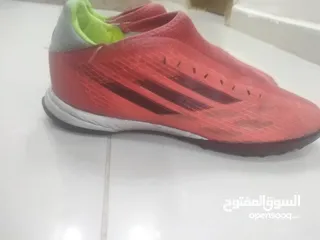  1 حذاء كرة قدم اديداس اصلي لون احمر