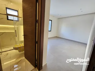  23 شقة طابقية فاخرة للبيع في عبدون ref : 14384