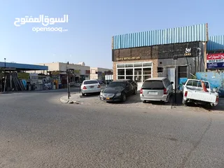  3 محل تجاري في  صناعية البريمي ( انظر الوصف)  workshop in the industrial area of Al Buraimi