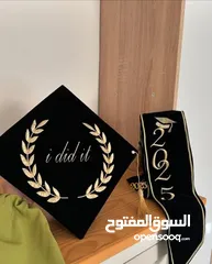  3 وشاح تخرج مع طاقية تخرج مع طباعة الاسم والتخصص والعبارات المناسبة   PDF حراري